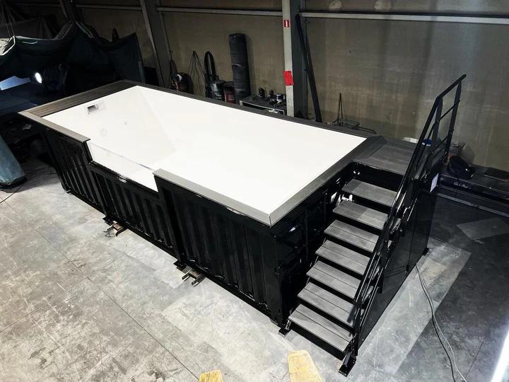 Piscina de contenedor negro de 6 m