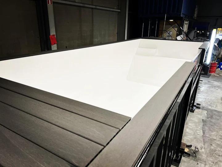 Piscina de contenedor negro de 6 m