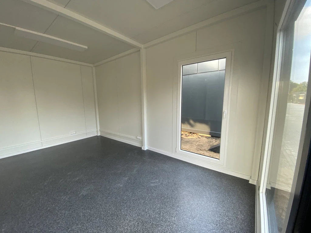 Contenedor de oficina tipo “Londres”, 6,00 x 5,00 m