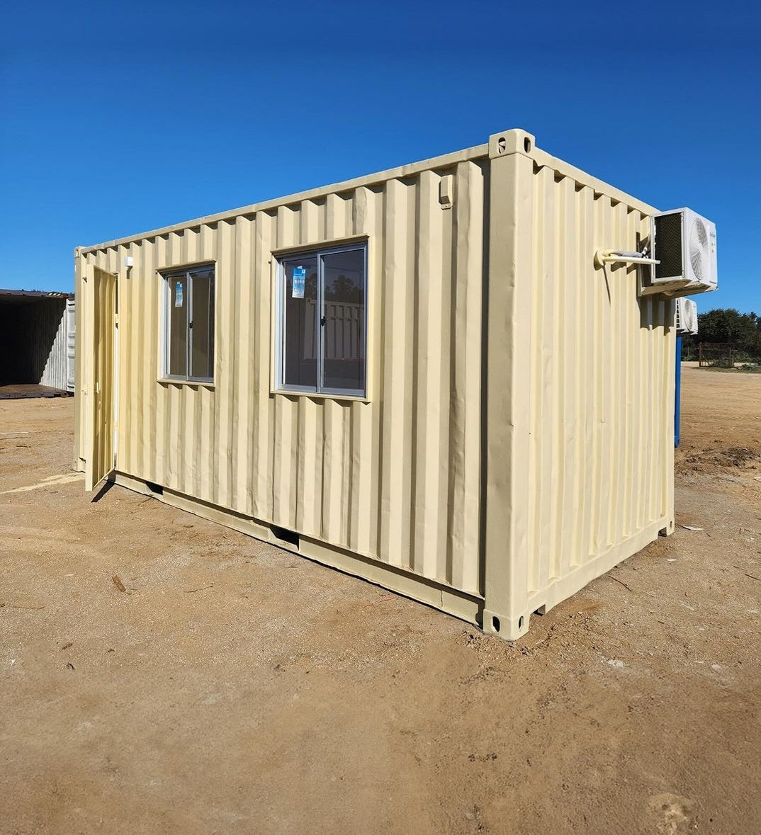 Contenedor de oficinas de 20 pies con aire acondicionado (Ref: 1301632)